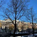Canal View House - 17th Century Town House * Amsterdam