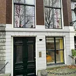Canal View House - 17th Century Town House Amsterdam