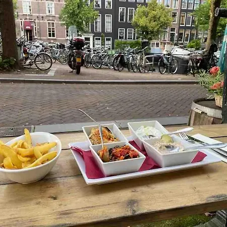 Canal View House - 17th Century Town House Amsterdam