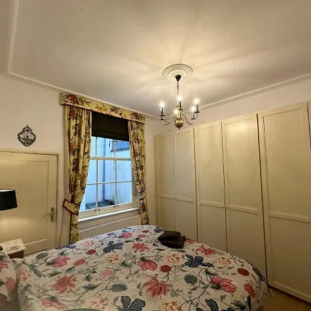 Apartament Canal View House - 17th Century Town House