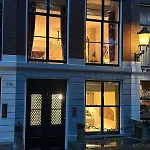 Canal View House - 17th Century Town House * Amsterdam