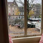 Canal View House - 17th Century Town House *