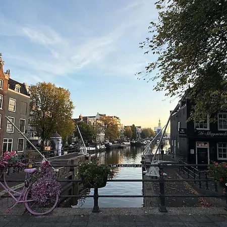 Apartman Canal View House - 17th Century Town House *