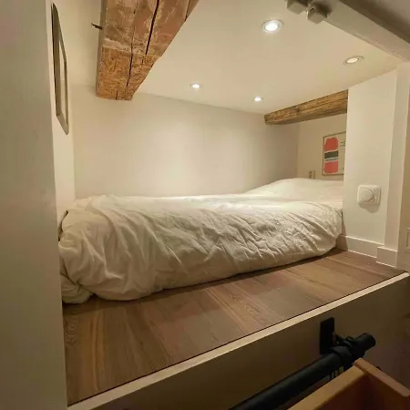 Canal View House - 17th Century Town House