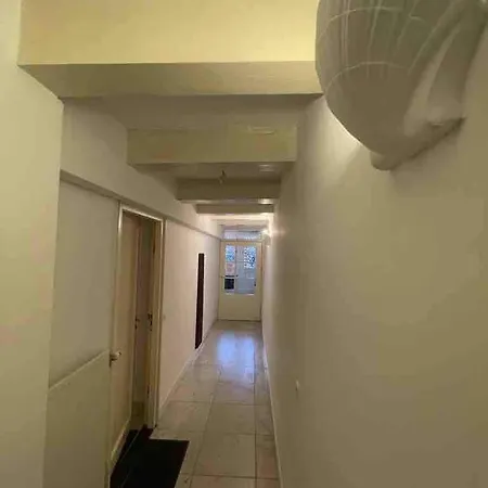 Canal View House - 17th Century Town House *