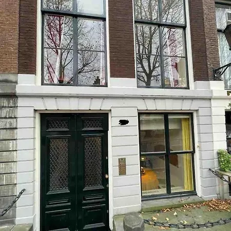 Canal View House - 17th Century Town House Amsterdam