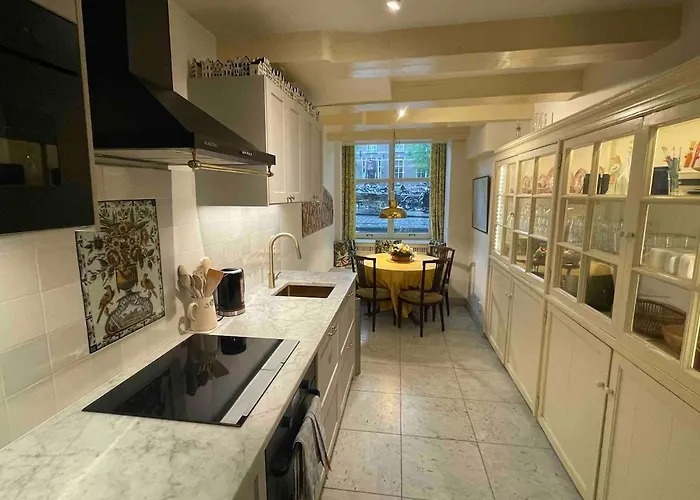 Canal View House - 17th Century Town House Appartement *