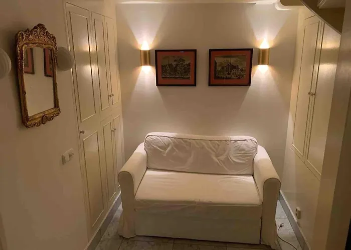 Canal View House - 17th Century Town House Amsterdam