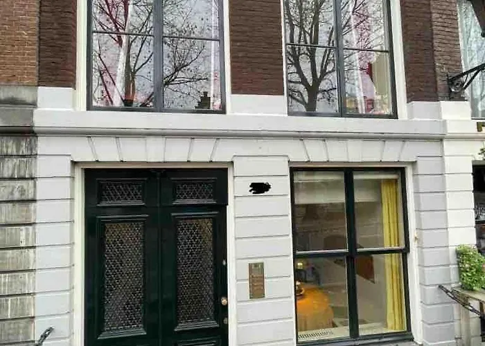 Canal View House - 17th Century Town House Amsterdam