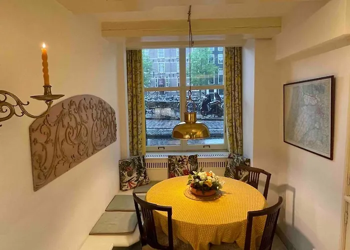 Canal View House - 17th Century Town House Appartement