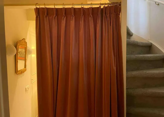 Canal View House - 17th Century Town House Amsterdam