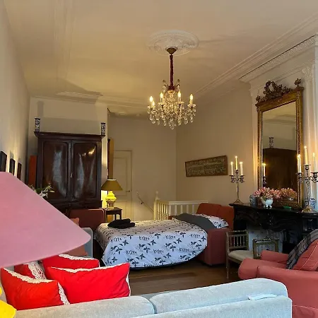 Canal View House - 17th Century Town House * Amsterdam